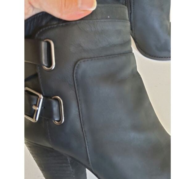 Gianni Bini black moto Chelsea chunk heel boots strap Leather buckle biker sz 8 - Picture 4 of 9